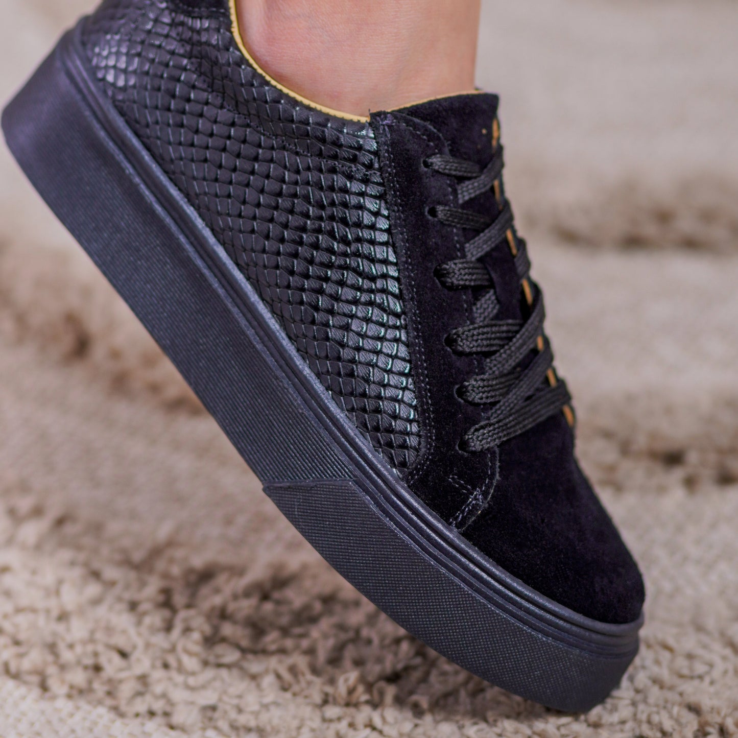 Zapatilla Reptil Negra