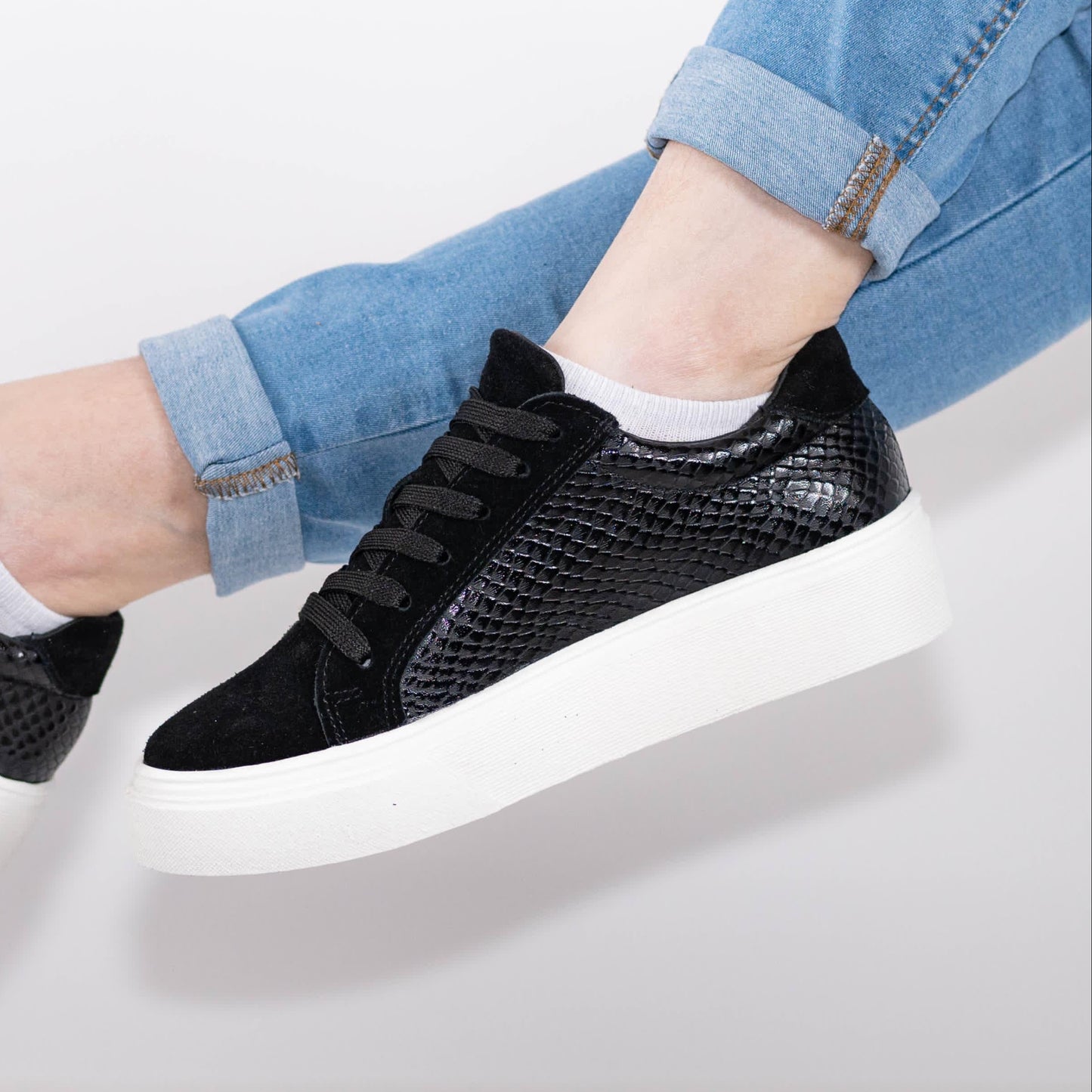 Zapatilla Reptil Negra
