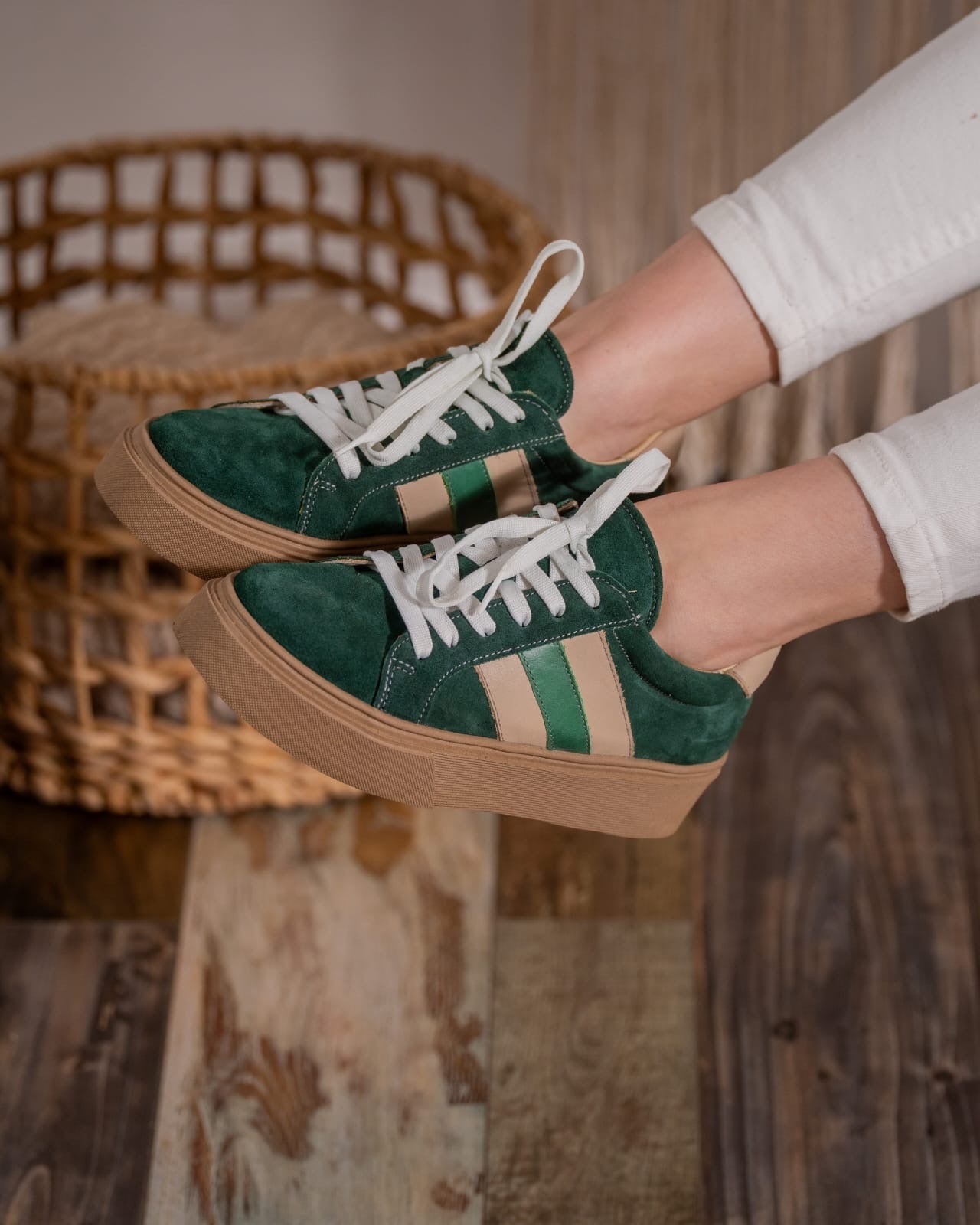 Zapatilla Verde Tres Líneas