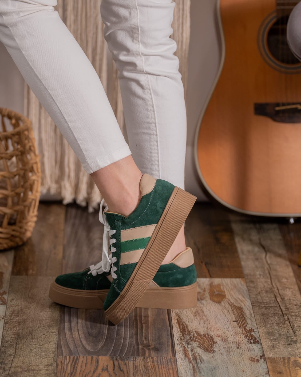 Zapatilla Verde Tres Líneas