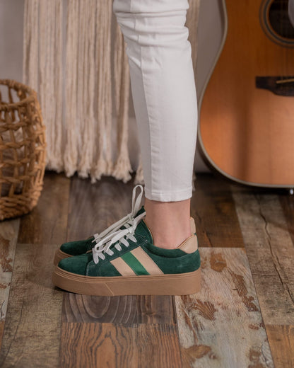 Zapatilla Verde Tres Líneas