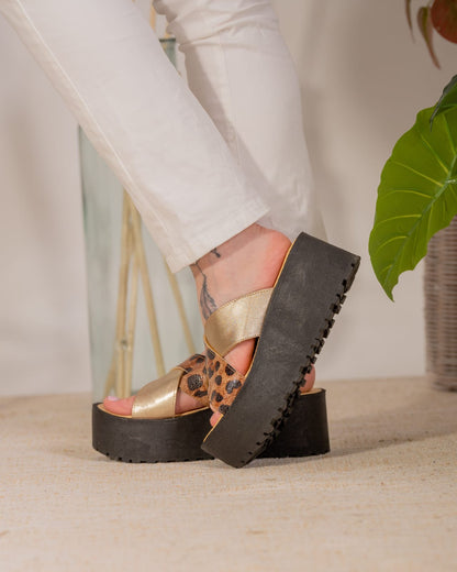 Sandalia Gold Print