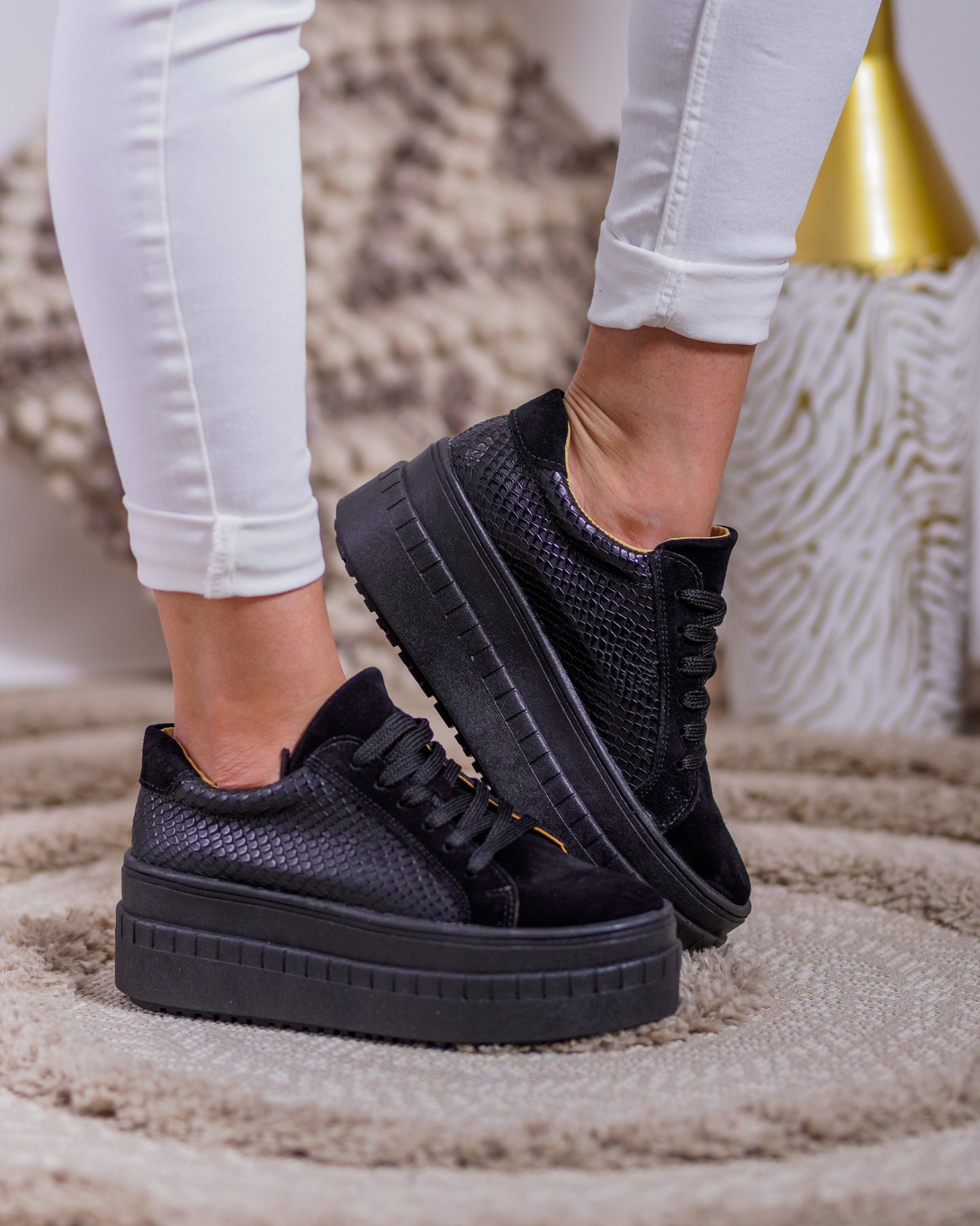 Zapatilla Reptil Negra alta