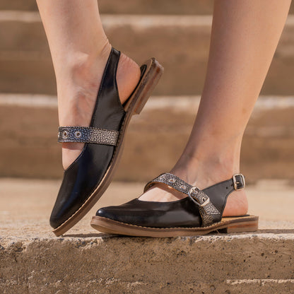 Puntilla Nara Black