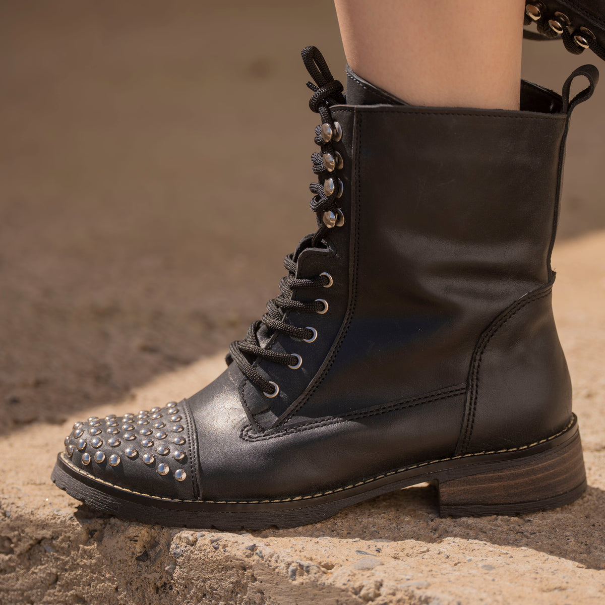 Botin Riot Black