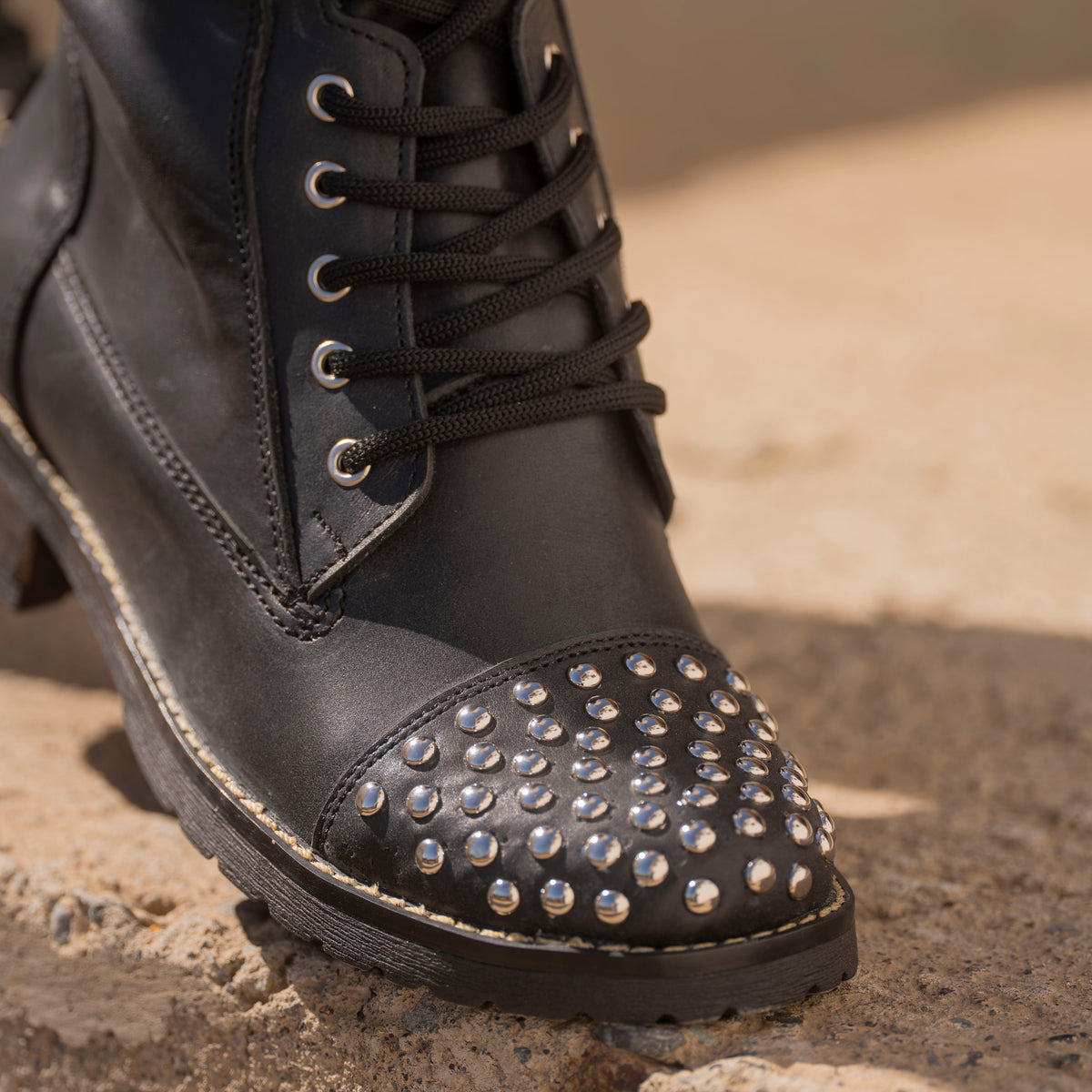Botin Riot Black