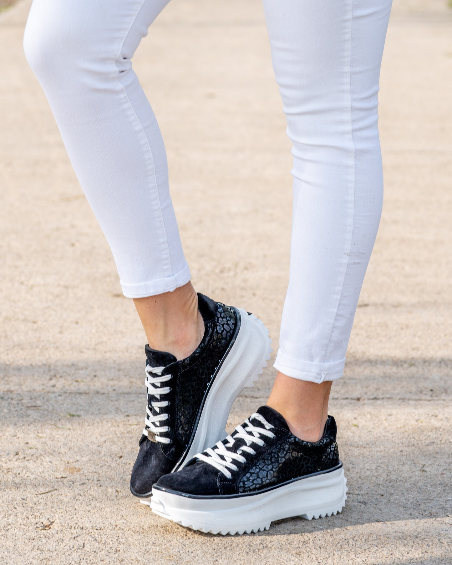 Zapatilla Cova Black