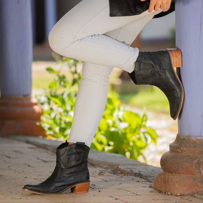 Bota Vaquera Ultra Short Black