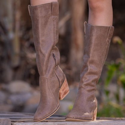Bota Dakota Coffee