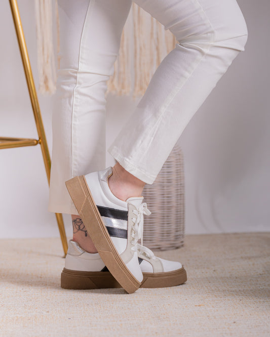 Zapatilla Tres Líneas Blanca